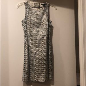 Banana republic black and white sleeveless dress